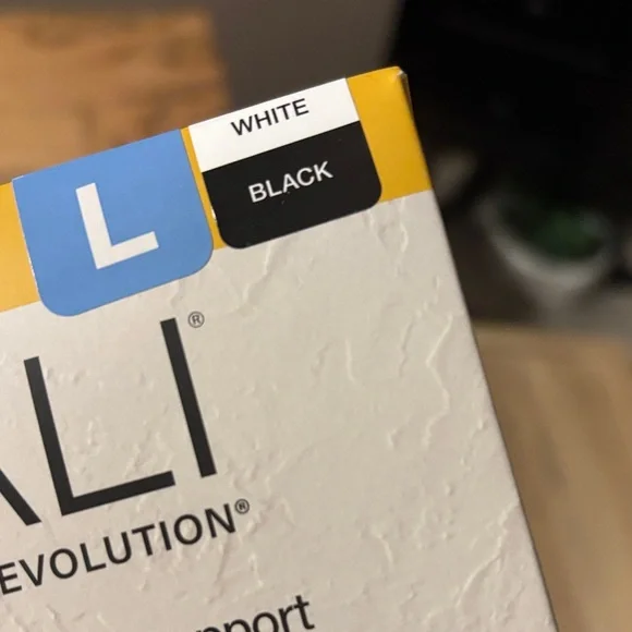 Bali Comfort Revolution Wirefree Bra - Black and White - Picture 6 of 8